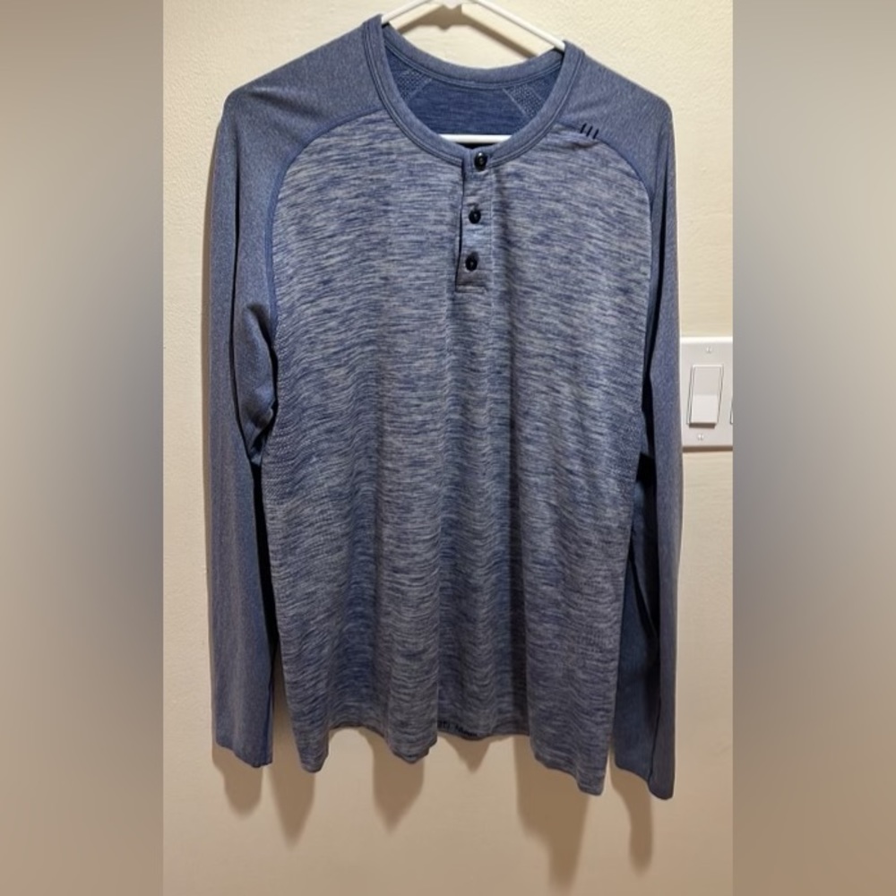 Lululemon men’s shirt
